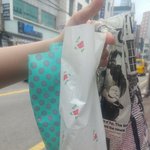 [댓글부탁해] 길거리에서 <b>천연</b>화장품 주는 여자