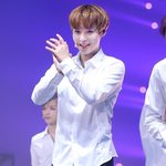 [워너원] <b>박지훈</b>은 당시 분위기나 그런 거에 따라 얼굴이 다른 듯