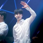 [뉴이스트] 다들 <b>힘내자</b>