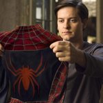 수영복 잃어버린 친구 미역으로 가려주는 <b>토비</b> 맥과이어