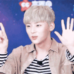 [뉴이스트] 황미년은 손도 재밌다