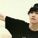 [백현] 큥우드 3주년이래!