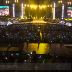 [EXO] 타팬들다응원봉켜주고너무고맙다 전광판에<b>비침</b>