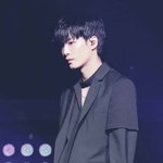[뉴이스트] 부기 <b>긴팔</b> 알러지썰
