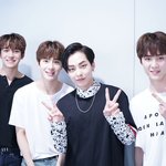 [EXO] 와 민석이 <b>후배</b>들하고 같이 찍어도