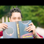 [EXO] 종인<b>이</b>가 읽고있는 <b>책</b> 이름이 특별한 움직임 이니까