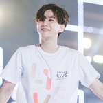 [EXO] 얘들아 빌1보드 투표 한번씩만 아래한테지고있다