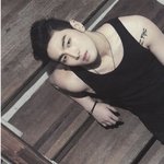 [뉴이스트] 내가 <b>애정</b>하는 착장 민소매동호