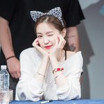 손나은 팬사인회에서