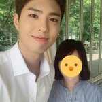 좌우 <b>대칭</b> 쩌는 최근 박보검 셀카