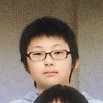 [워너원] 황민현 초등학교 졸업 사진 <b>풀림</b> ㅋㅋㅋ