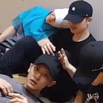 [경수] <b>찬</b>여리 모자 터는 것도