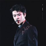 무표정이면 오해 받을 만한 남돌