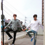 [뉴이스트] 넘나 귀여운 포즈 <b>발굴</b>ㅋㅋ