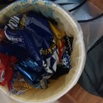 [EXO] 애미가 놓고간 개<b>사료</b> 처분함 ~~