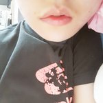 나만큼 <b>입술</b> 특이한애 있냐