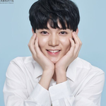 [뉴이스트] 민기 닮은꼴 찾음ㅋㅋ