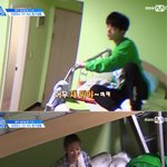 [뉴이스트] <b>잠꼬대</b> 반응 딱 극과극아니냐