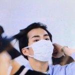 [EXO] 공항 한 <b>복판</b>에서 춤신에게 빙의된 시우민 ㅇㅇ;;