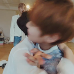 [워너원] 진영이의 허그 의미가 뭘까