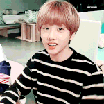 [EXO] 얘들아 얘가 그렇게 못생겼냐??
