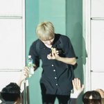 [워너원] 옹 애착가방에 <b>이은</b> 지성이의 애착바지