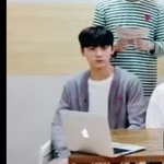 [워너원] 황제 무릎에 <b>주머니</b>있네