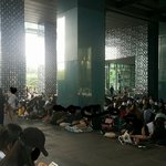 [EXO] <b>아티</b>움 앞에 팬들 이만큼 있음