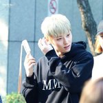 [뉴이스트] 애들 <b>후드티</b> 입은 짤 있엉??