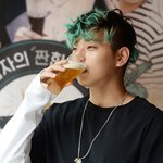 정진운 살찌고 머리가..........