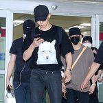 <b>열일</b>하는 엑소 찬열 공항패션