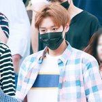 [워너원] <b>소속사</b>가싼똥 팬이치우는 꼴이란