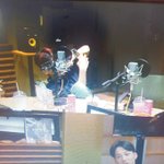 [EXO] 백현이는 지금 <b>온몸</b>으로 셀카찍는중