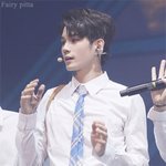 <b>반듯</b>하게 잘생긴 남돌