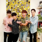 [뉴이스트] 러<b>부들</b> 뉴짤떳다