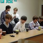 [워너원] <b>우진</b>이 머리색 어케된거임.??