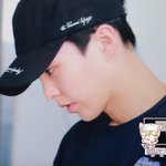 [시우민] 공항에서 시우민이 <b>소년</b>미로 정점을 찍었다고