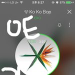 [EXO] 경수 능글맞게 웃으면서 노래부르는거 아무리봐도