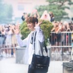 [워너원] 강다니엘은 <b>다리</b>가 긴거야? 바지를 짧게 입는거야?