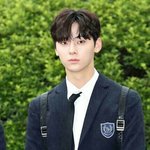 [EXO] 엑퀴 <b>눈</b>에 보정 떡칠로 보이는 무보정 워너원<b>사진</b> ㅎㅎ