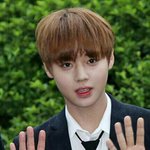 [EXO] 박지훈 기사사진 하나로 엑소 <b>압살</b>가능 ㅇㅇ