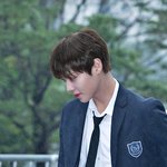 [워너원] <b>지훈이</b> 어제 기사사진  머리 톤다운한거 주웠는데