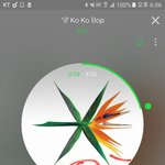[EXO] 와 오세훙이 12<b>디</b>한테 <b>사진</b>잘보고있다고했네ㅋㅋㅋ