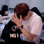 [워너원] 박우진 손 <b>투박</b>한거 개발리지않냐