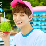 [워너원] 오늘 의상 유일하게 살아남은 윤<b>쿠쿠</b>,,