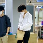 [EXO] 이날 종인이 공항 짤 조카 좋아하는 거 나야나
