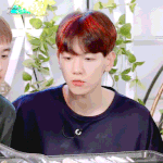 <b>민낯</b>으로 먹방 찍은 백현이