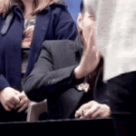 ㅋㅋㅋㅋㅋㅋ<b>악수</b> 안하고 간 팬 알아본 이창섭