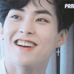 [시우민] 시우민 귀걸이 <b>짝짝이</b>로 꼈어