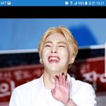 [EXO] 오늘도 좋은 아침 스밍 빡세게  하라고 사진<b>투척</b>하고 간다